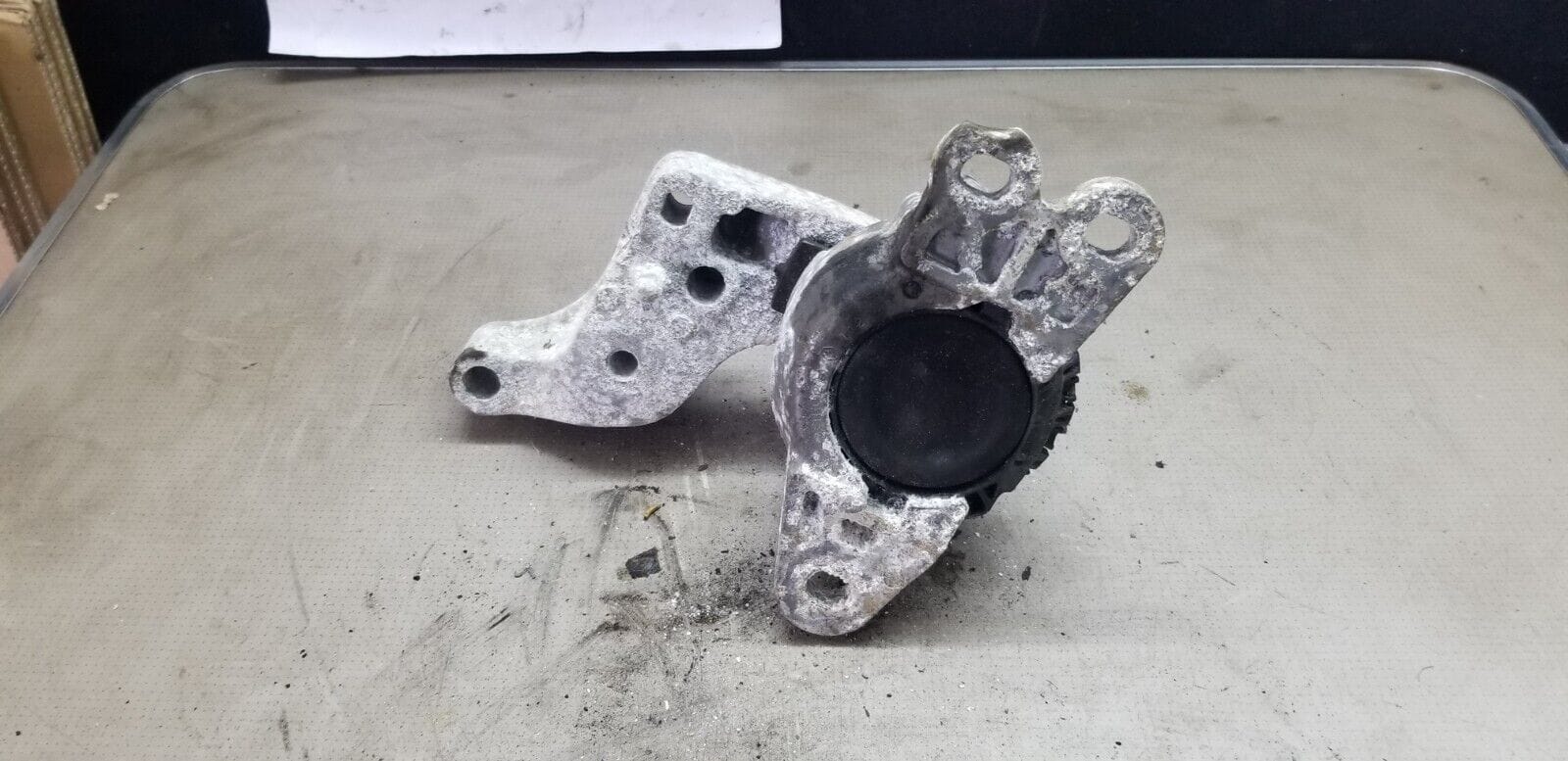 RENAULT TRAFIC III ENGINE MOUNT 1.6 R9M450 112841371R 2014-2024 - Image 3