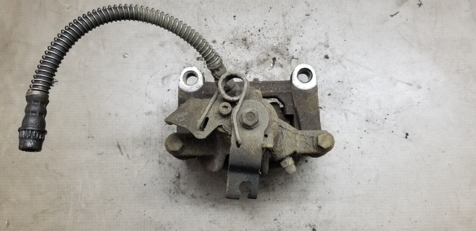 Renault Trafic Vivaro 1.6 Diesel Drivers Side Rear Brake Caliper 2015 - 2019 - Image 3