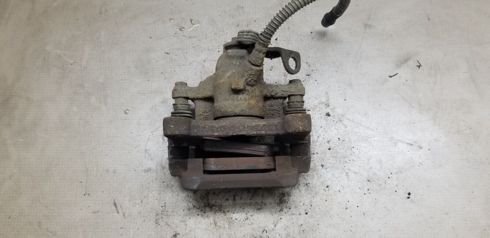 Renault Trafic Vivaro 1.6 Diesel Drivers Side Rear Brake Caliper 2015 - 2019 - Image 5