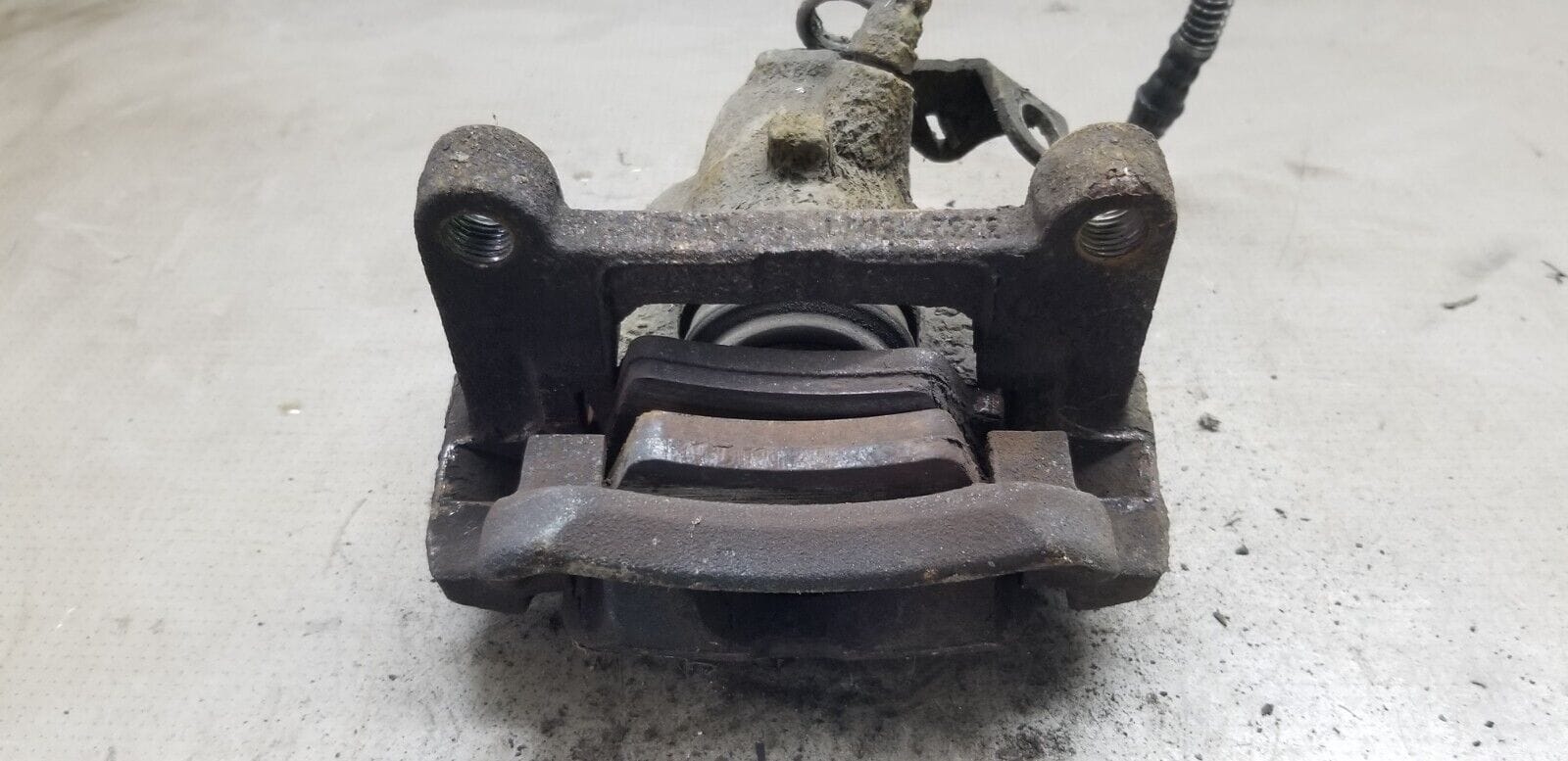 Renault Trafic Vivaro 1.6 Diesel Drivers Side Rear Brake Caliper 2015 - 2019 - Image 6