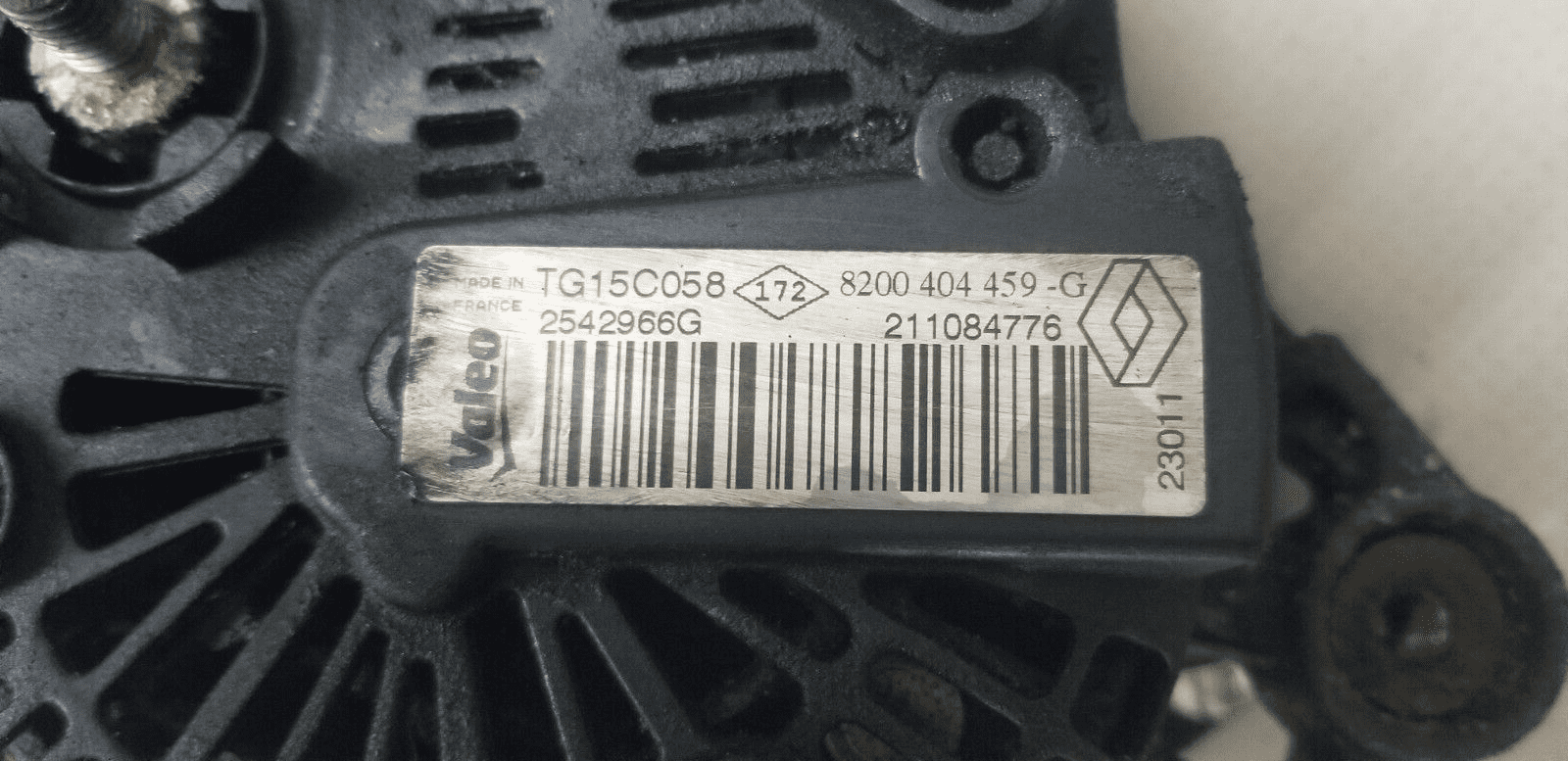 Renault Trafic/Vivaro Alternator 8200404459G - Image 6