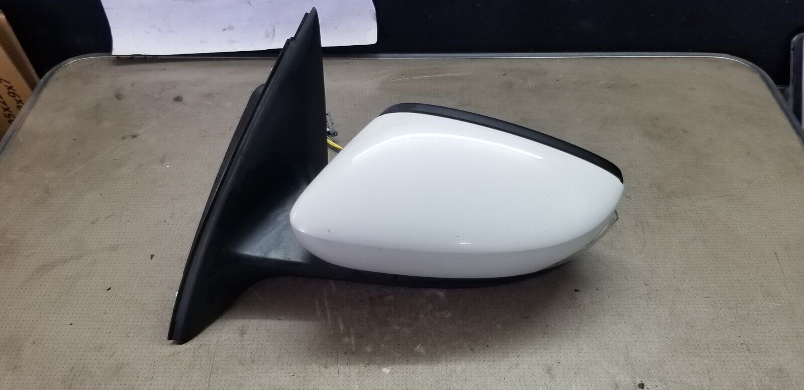Skoda Rapid 2016 Passenger Side Wing Mirror White - Image 2