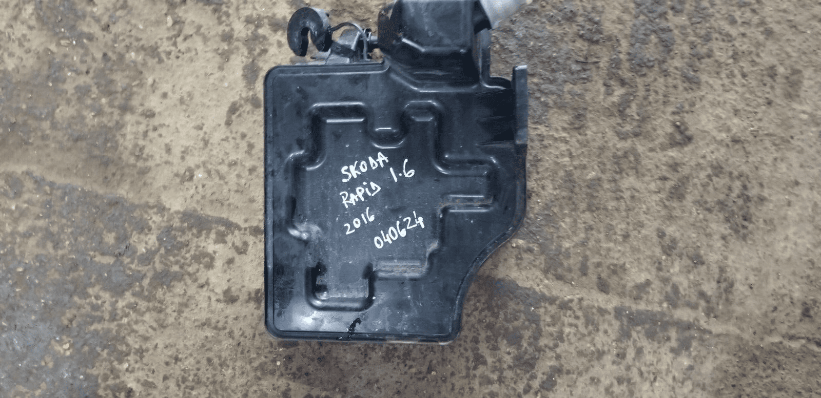 SKODA RAPID 2016 WINDSCREEN WASHER BOTTLE 6R0955453D - Image 5