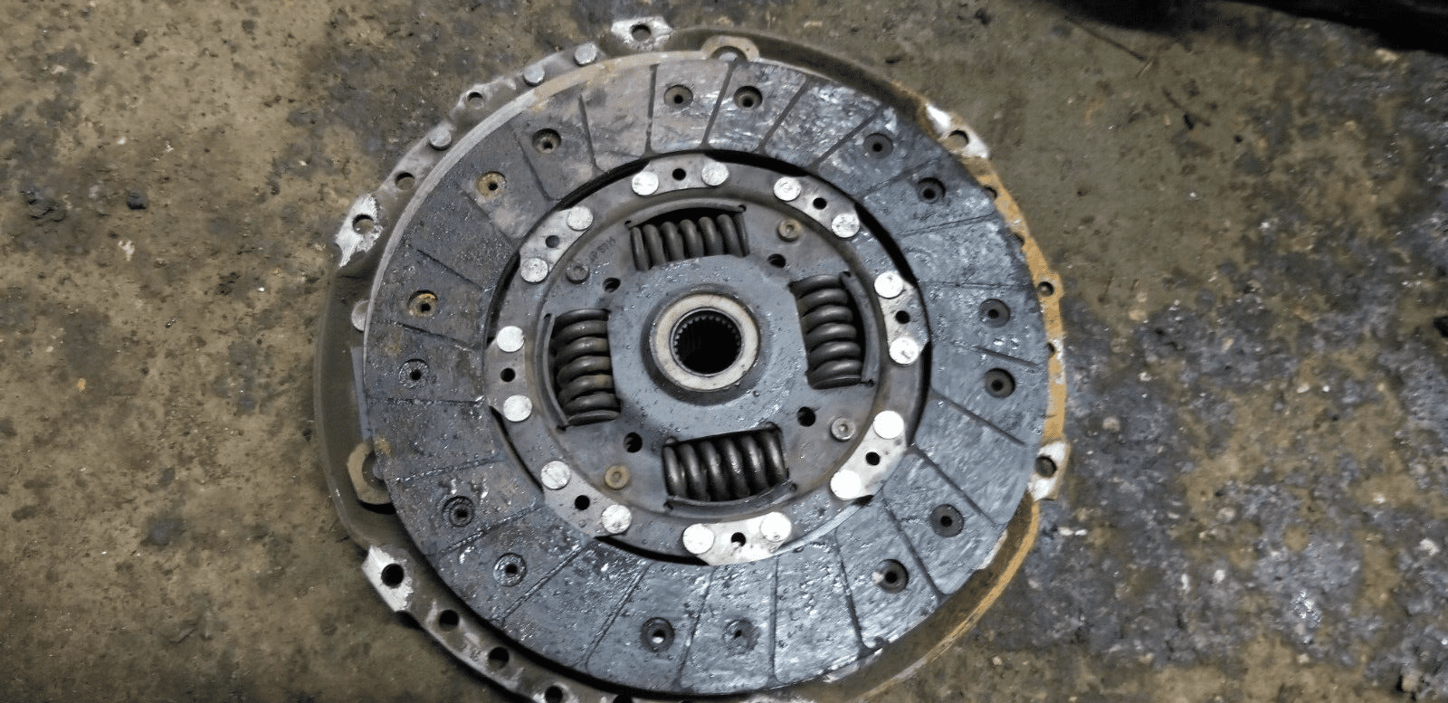 SKODA RAPID SPACEBACK SE TECH TDI FLYWHEEL AND CLUTCH KIT 2016 - Image 6