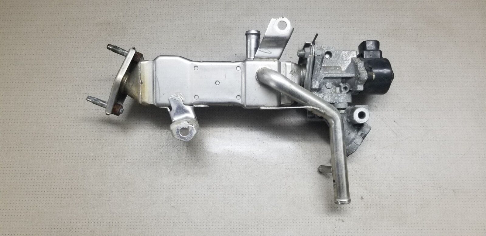 Toyota Prius 1.8 Hybrid Egr Valve 25620-37110 With Cooler 2009-2015