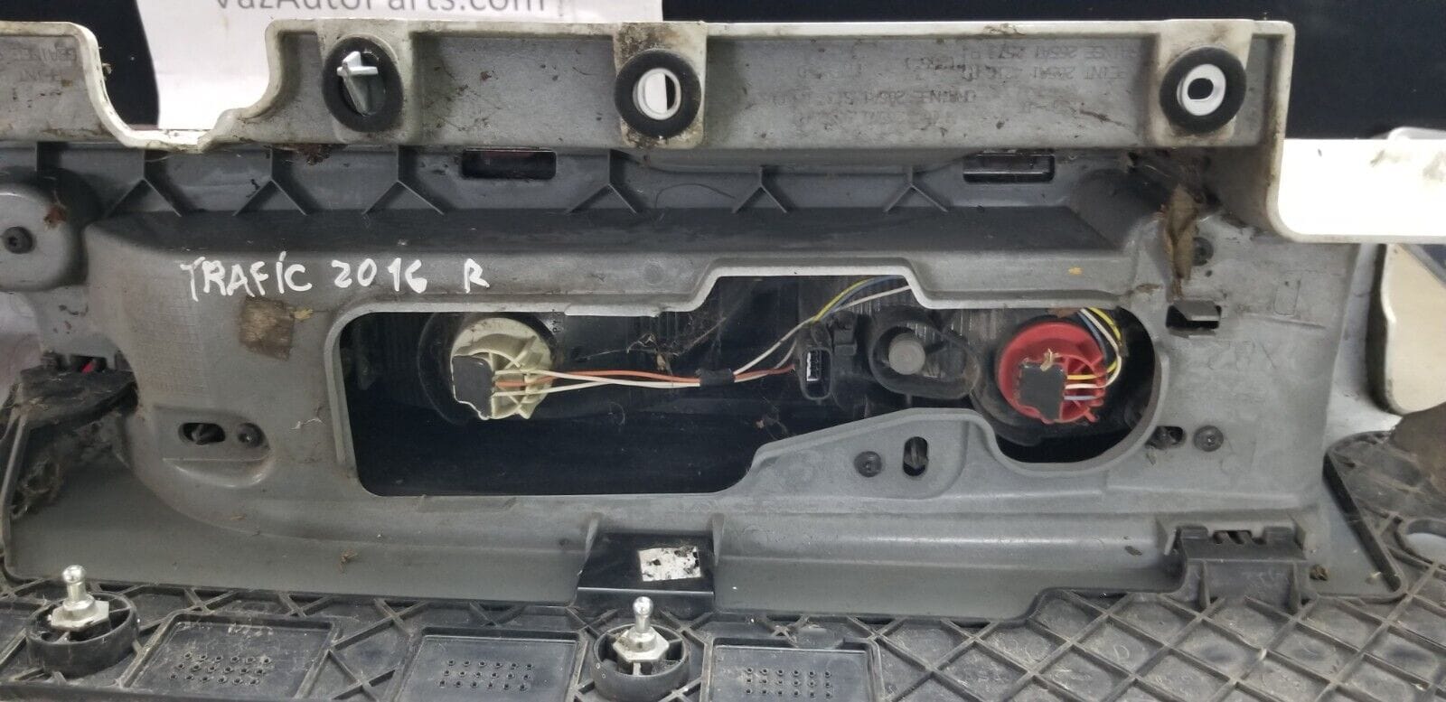 Reanult Trafic Drivers Tail Light Lamp Right Van 2014-2024 - Image 7