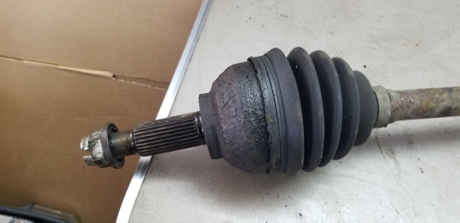 Vauxhall Vivaro 2013 Driveshaft Driver Side X83 2.0 Diesel - Image 3