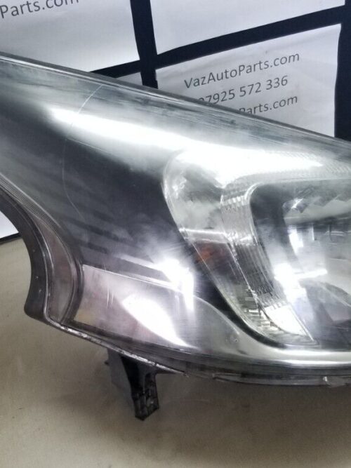 Side profile of Vauxhall Vivaro 2015 driver side headlamp unit