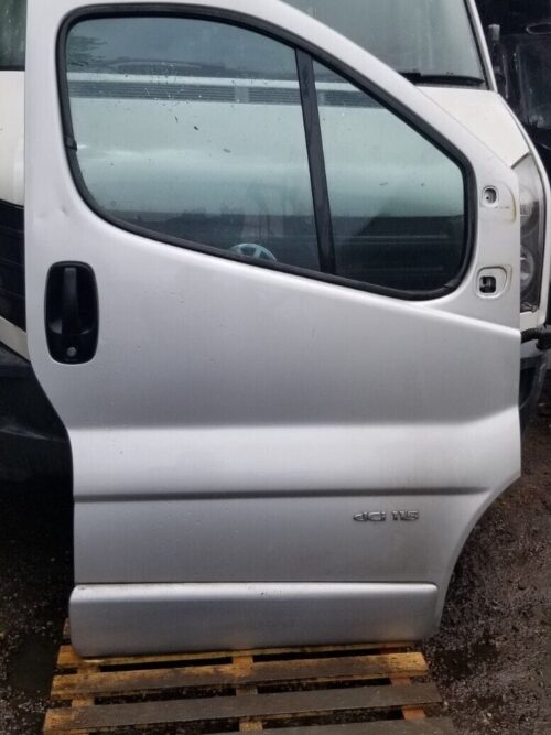 VAUXHALL VIVARO DRIVER SIDE DOOR SILVER