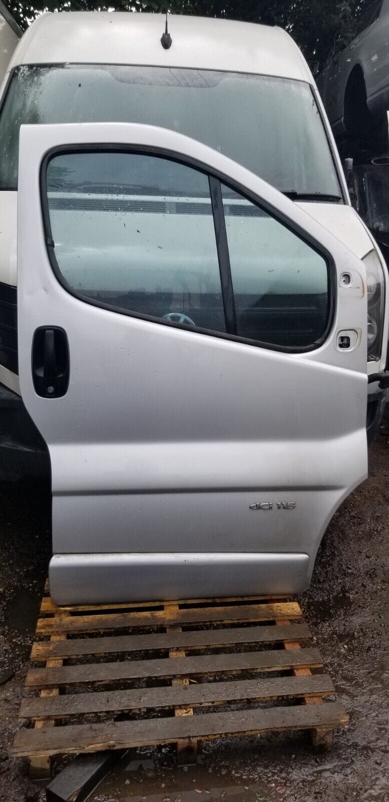 VAUXHALL VIVARO DRIVER SIDE DOOR SILVER
