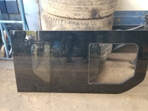 VAUXHALL VIVARO SIDE GLASS REAR RIGHT  TINTED MK2 X82 2014 – 2019