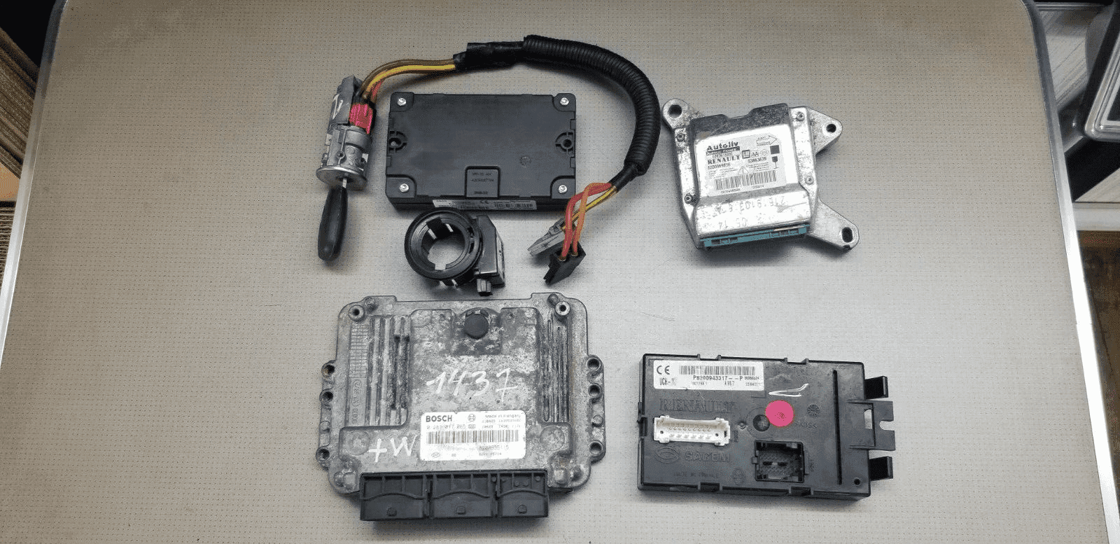 Vauxhall Vivaro Trafic Primastar 2.0 TD ECU Kit 0281017065 09-14