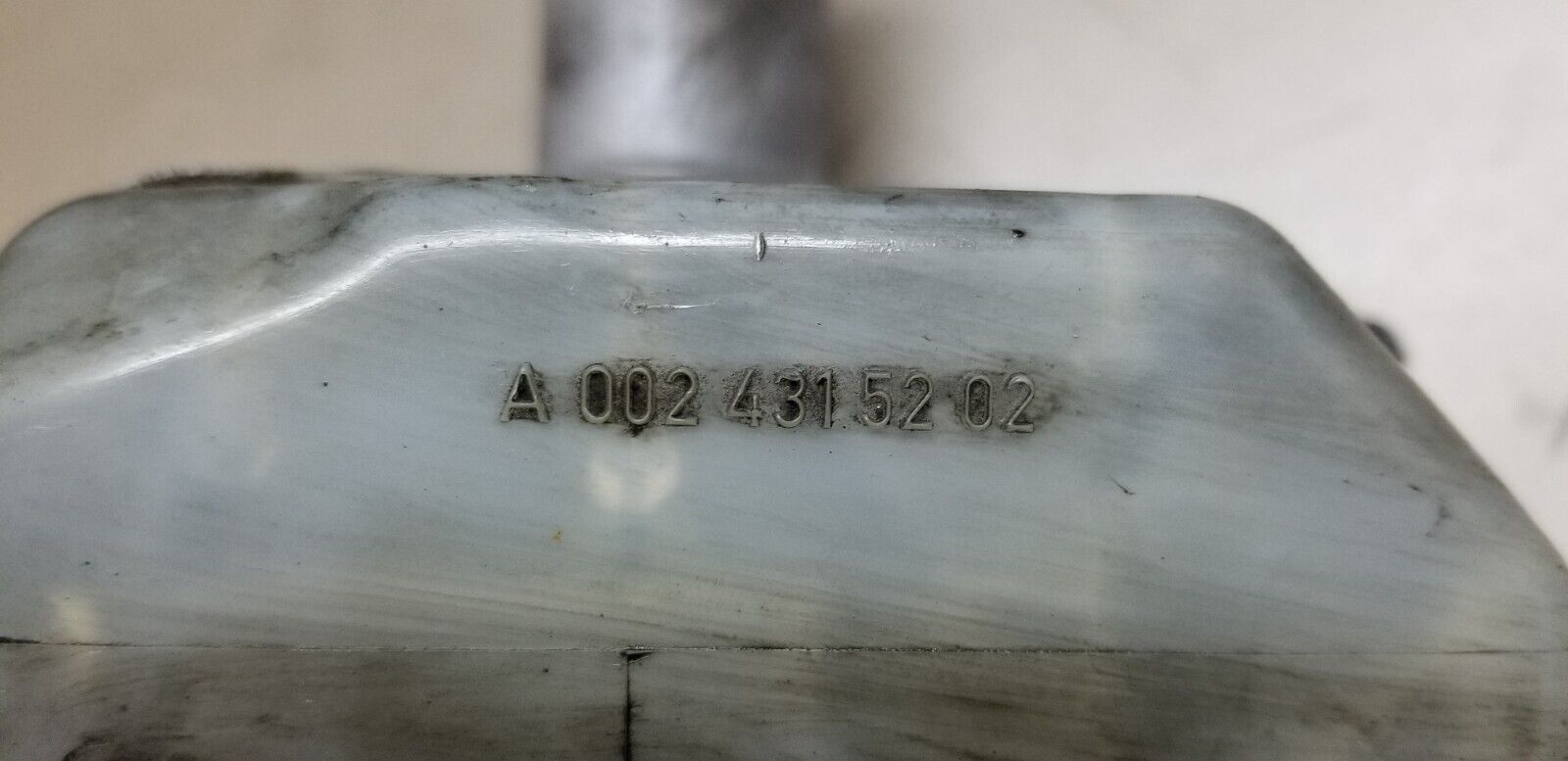 VOLKSWAGEN CRAFTER SPRINTER 06-ON BRAKE MASTER CLYLINDER RESERVOIR A0024315202 - Image 4