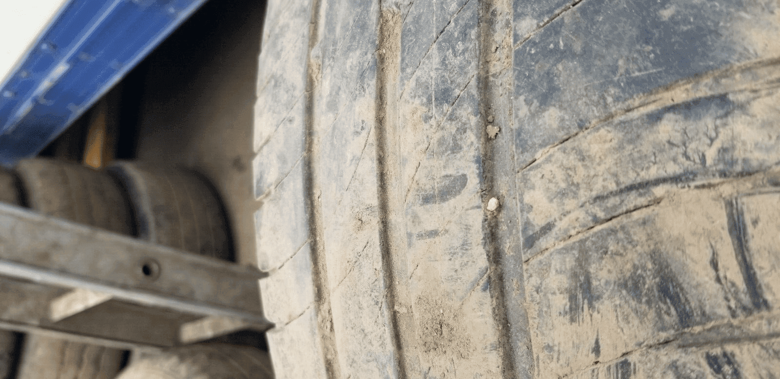 Close-up of 235/65R16C tyre tread pattern