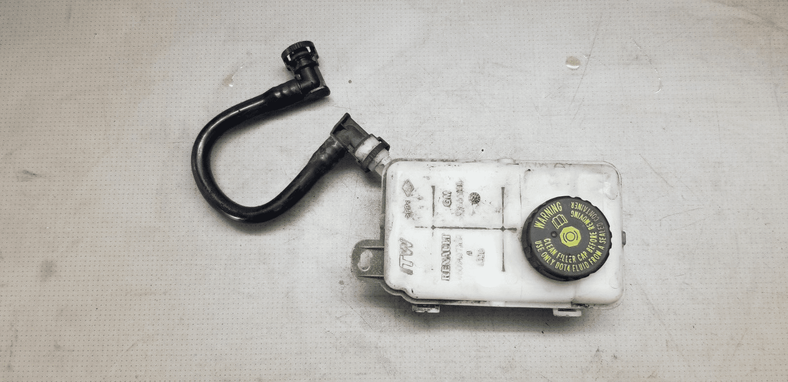 Vauxhall Vivaro Renault Trafic 14-18 Brake fluid reservoir tank bottle 93866108